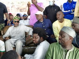 CEREMONIE DE LA PREMIERE LIVRAISON DE L'ESPLANADE DE MEDINA BAYE PAR LE PRESIDENT BAYE CISS AU KHALIFE CHEIKH MAHI